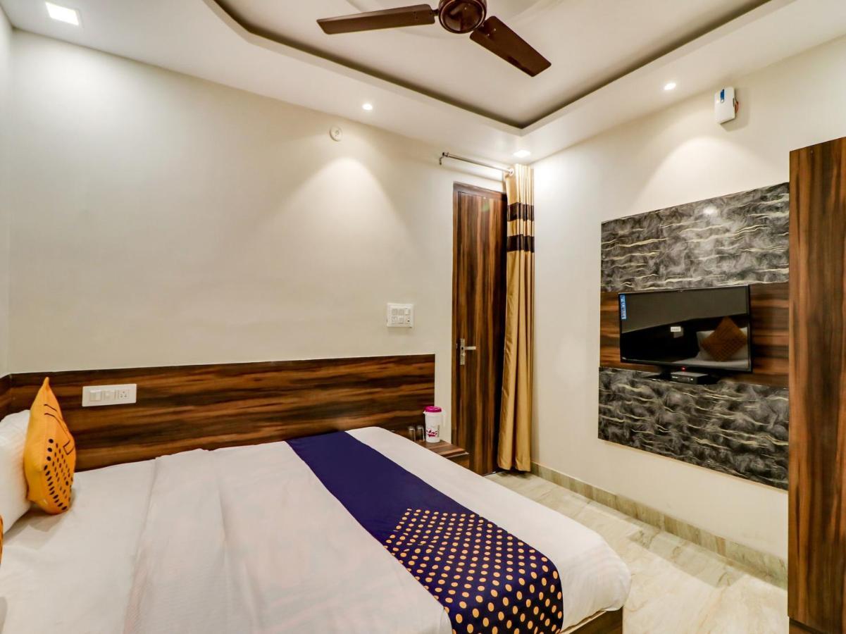 Spot On 69549 Hotel Shri Ram Kashi Muthiganj Esterno foto